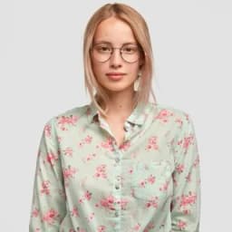 Elena R.